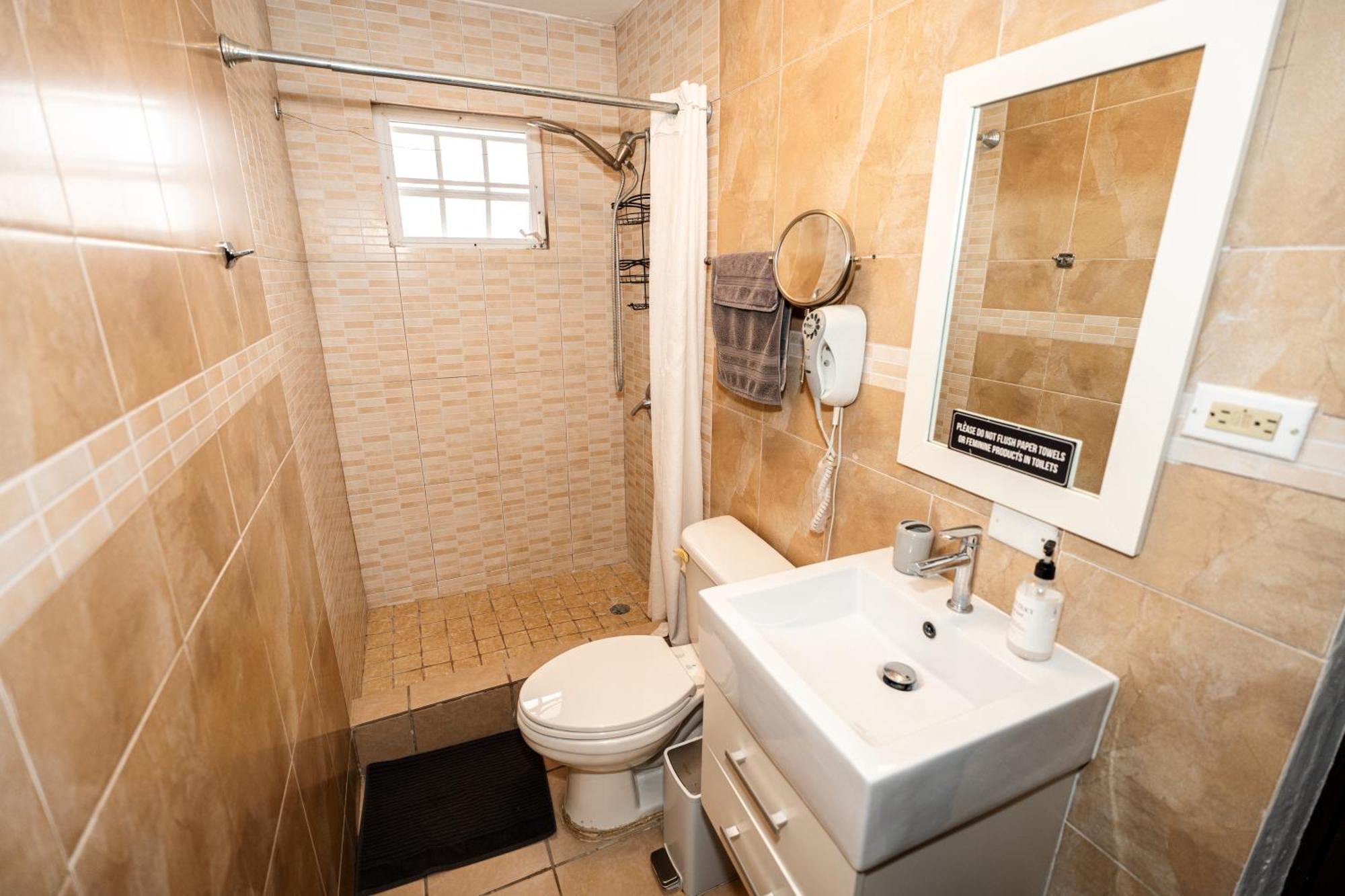 Apartamento Private Jacuzzi Oasis With Mountain Views And Free Parking Ponce Exterior foto
